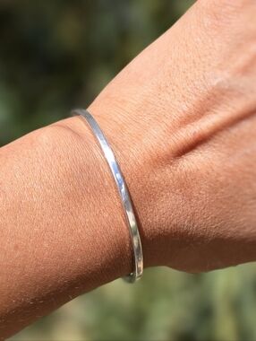 Minimalist invisible clasp tension 925 sterling silver bangle bracelet